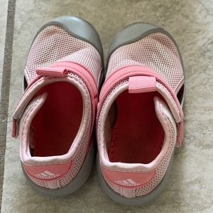 Pink size 6 little girls adidas water shoes/sandals. Excellent condition